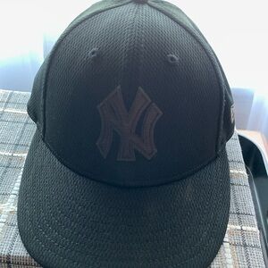 Men’s baseball hat, new